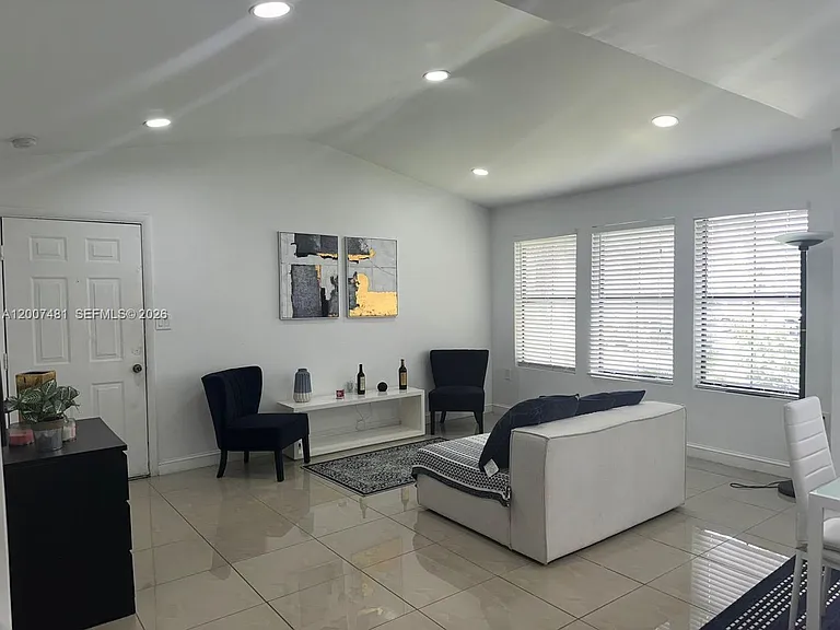 15560 SW 104th Ter #6112 — Photo 4
