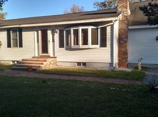 2 Cummings Rd, Tyngsboro, MA 01879