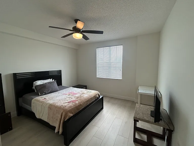 616 Clearwater Park Rd #711 — Photo 2