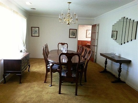 3rd image of 512 Sycamore Ave
