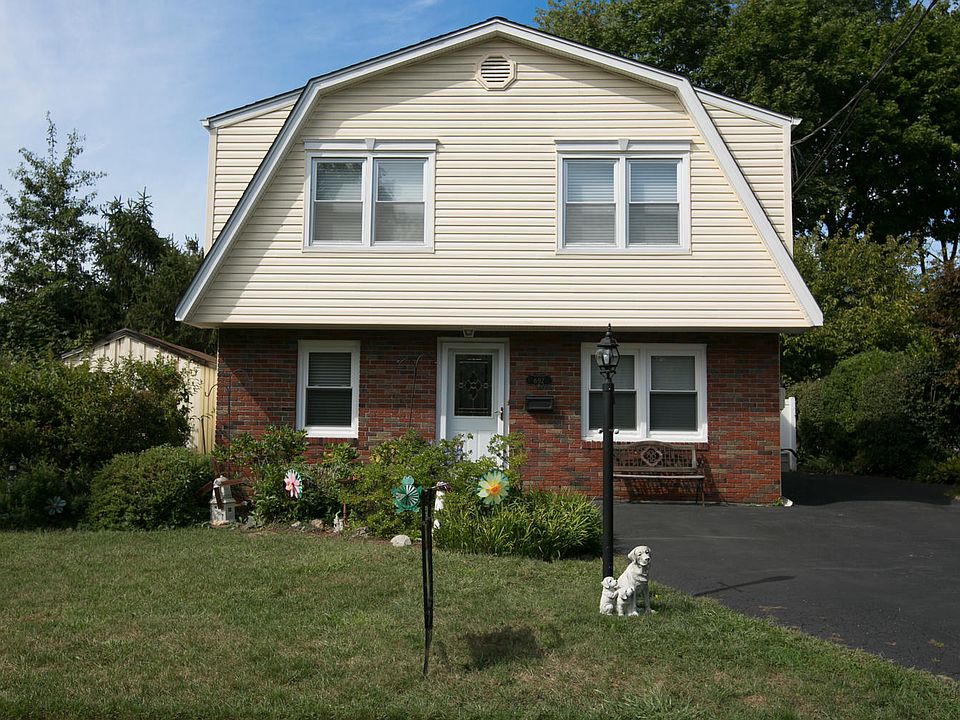 1st image of 692 Asbury St