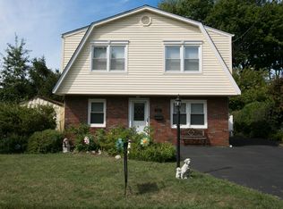 692 Asbury St, New Milford, NJ 07646