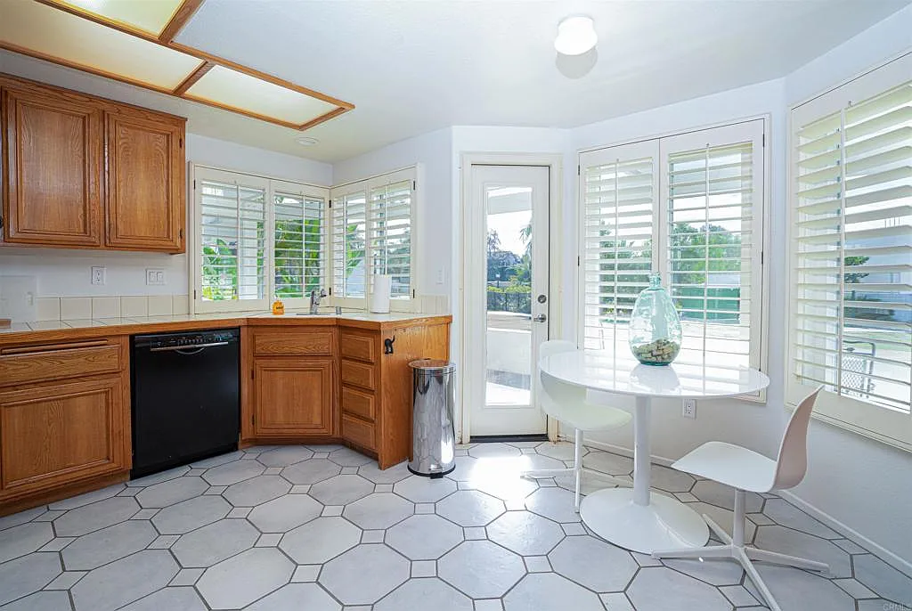 2 bed, 1444 sqft, $6,300 — Photo 4