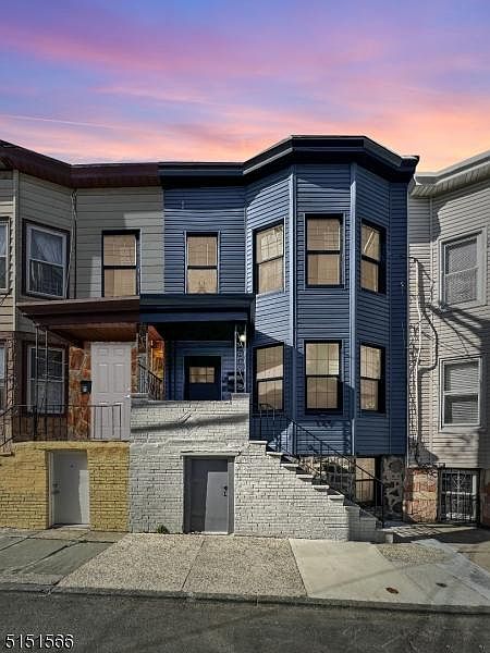 1st image of 149.5 Dekalb Ave