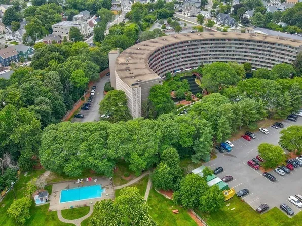 200 Swanton St APT 713, Winchester, MA 01890