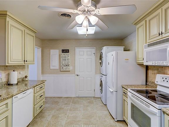 5th image of 45 Queens Folly Rd APT 573