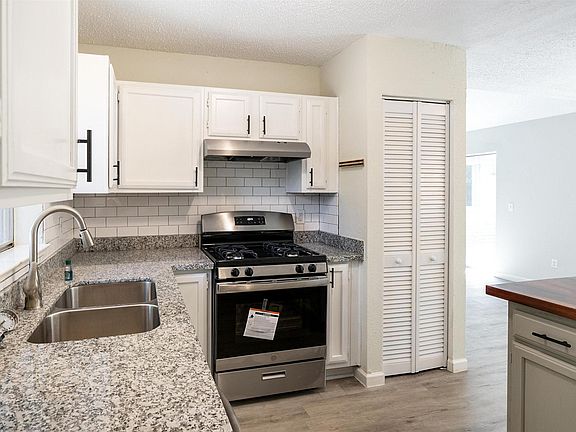 4th image of 5314 Hazelgrove Dr
