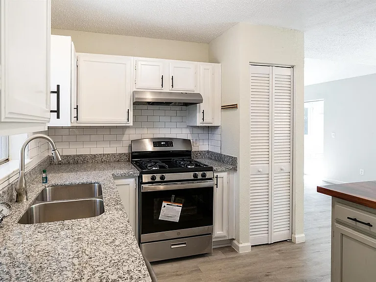 5314 Hazelgrove Dr — Photo 4