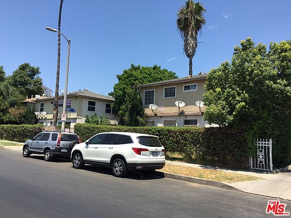 2nd image of 14827 Blythe St