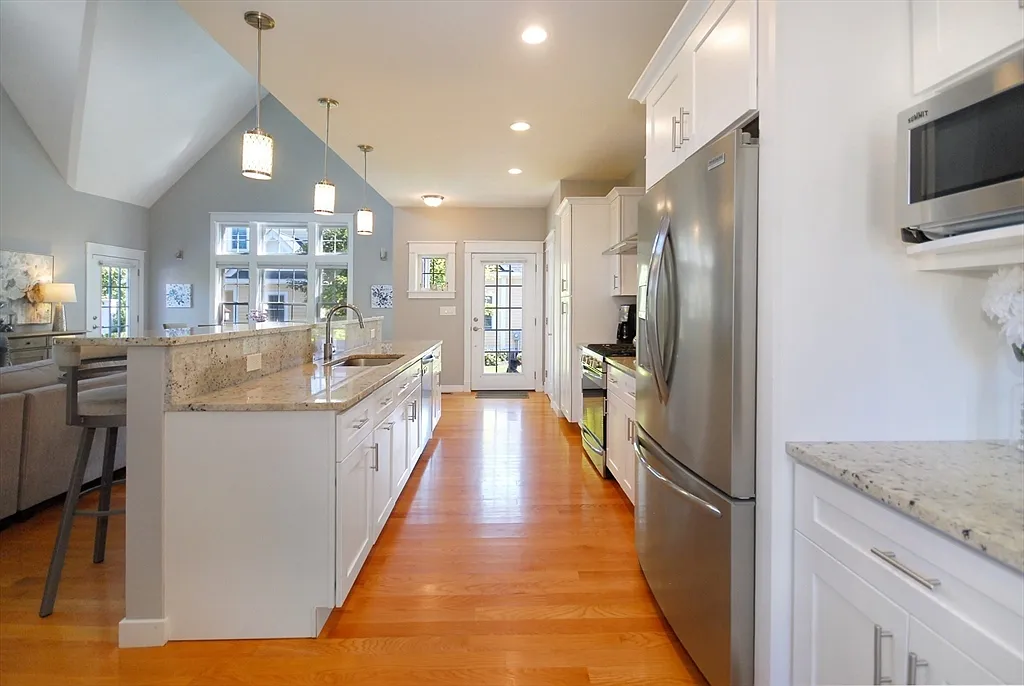 Building Photo - 19 Brigham Farm Ln #19