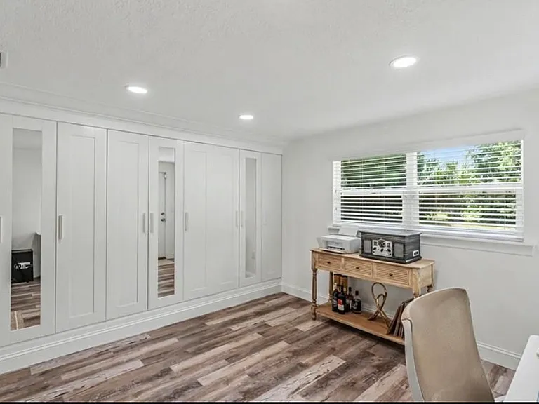 730 Piedmont Dr SE — Photo 4