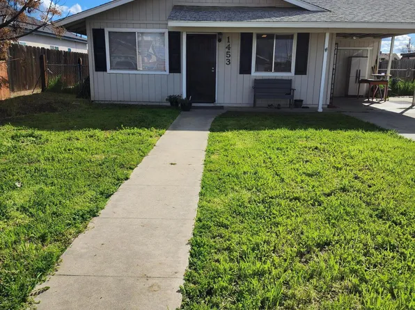 1453 E Sonora Avenue, Tulare, CA 93274