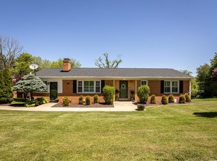 719 Hillcrest Dr, Staunton, VA 24401