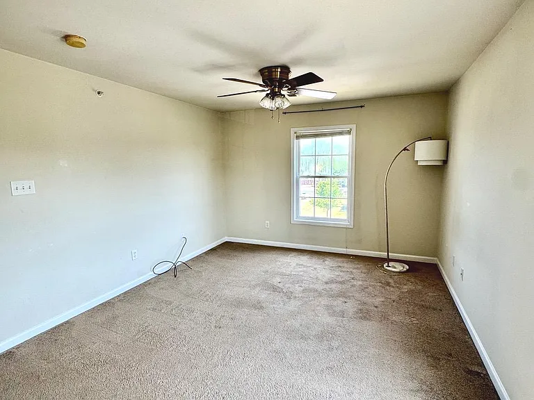 152 Brookland Ct #10 — Photo 16