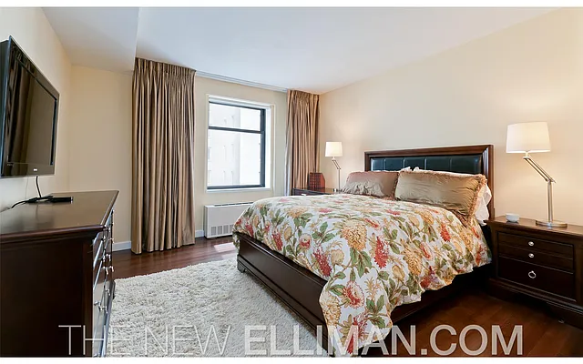 Rented by Douglas Elliman | media 22