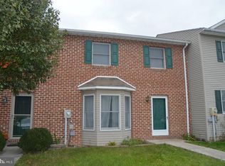 8 Colonial Dr, Gettysburg, PA 17325