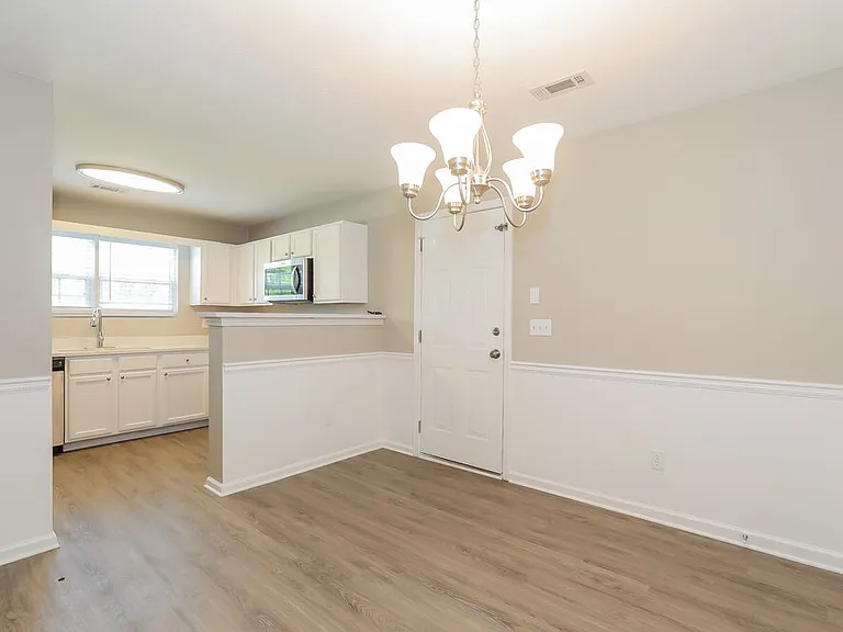 1052 Navaho Trl — Photo 5