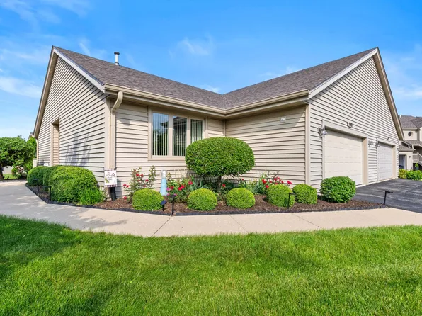 5102 Morning Glory Ln, Loves Park, IL 61111