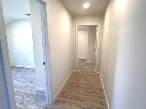 19-15 Clintonville Street image 12 of 17