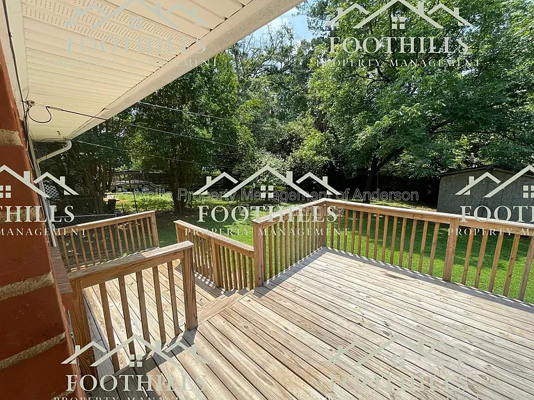 411 Camellia Dr — Photo 8