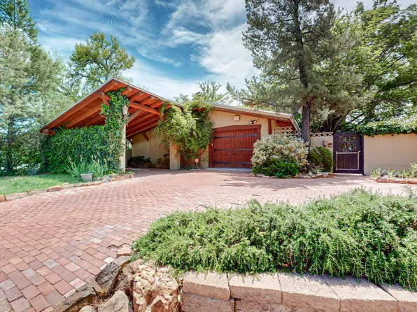 4020 Avenida La Resolana NE, Albuquerque, NM 87110