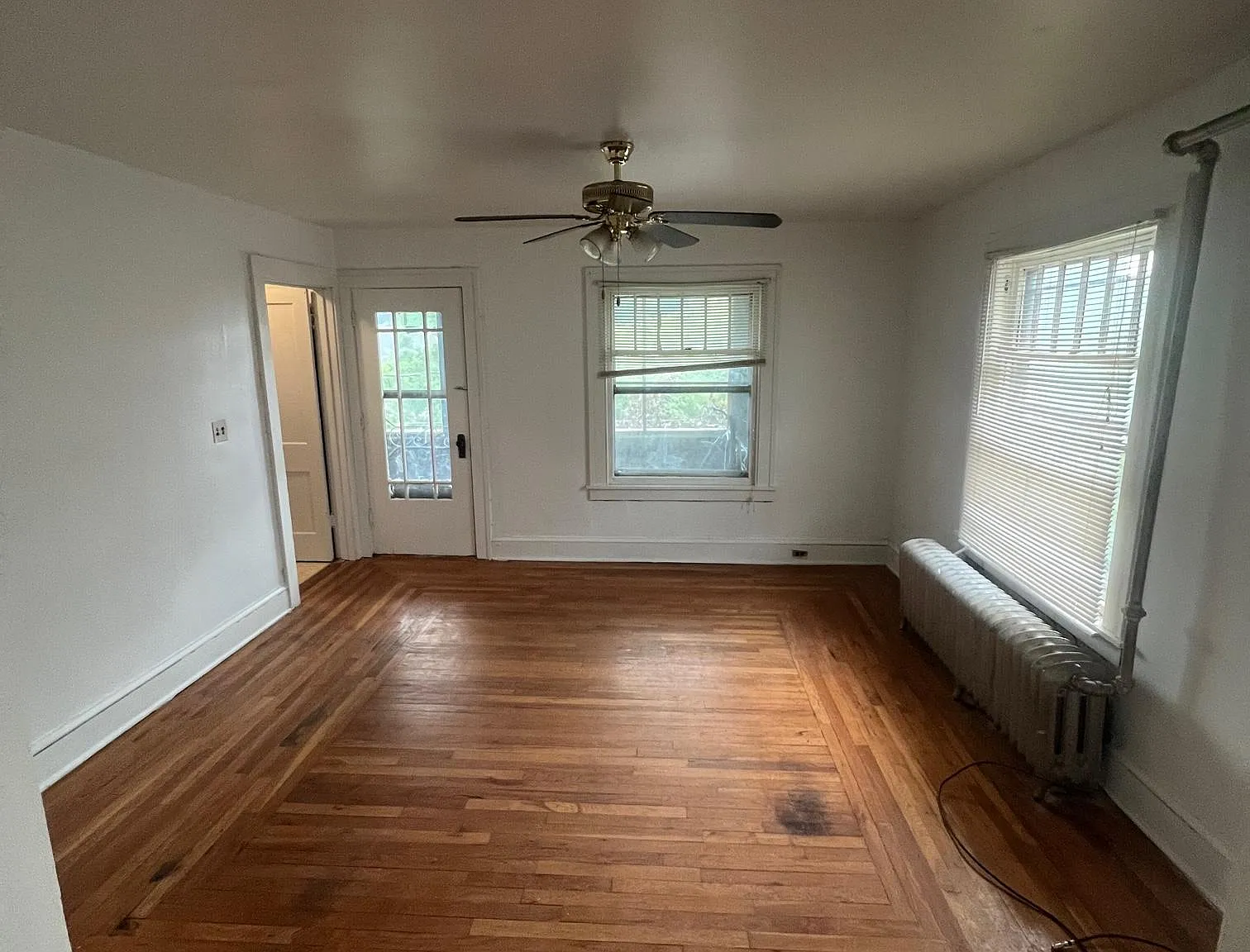 3 bed, 1100 sqft, $1,250 — Photo 4