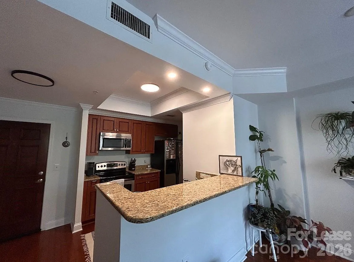 Studio, 1.0 bath, $1,950 — Photo 4