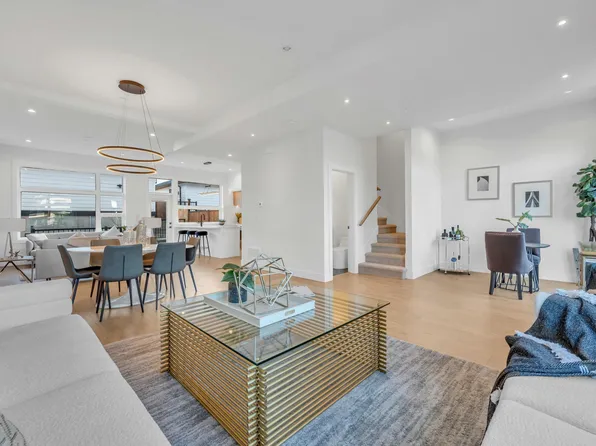 13618 232nd St, Maple Ridge, BC V4R 2R5