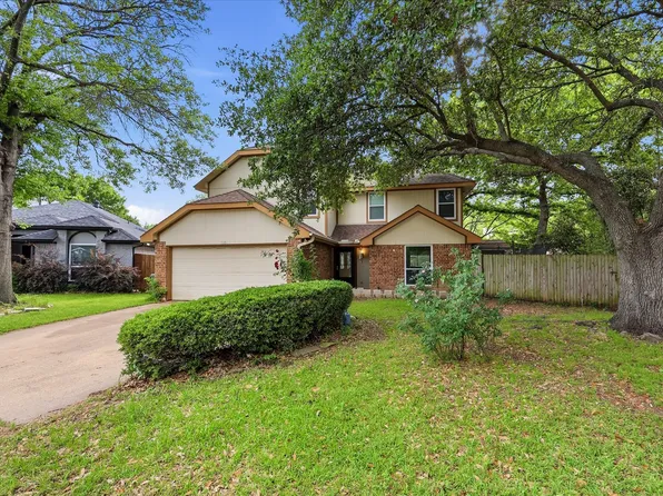 2204 Polo Club Ct, Arlington, TX 76017