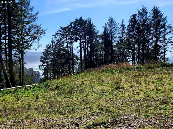 Hubbard Ln #7, Pt Orford, OR 97465