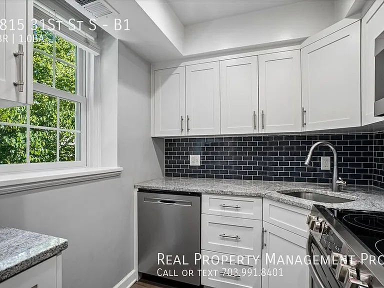 4815 31st St S #B1 — Photo 11