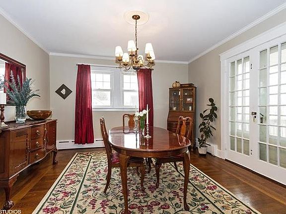 3rd image of 30 Puritan Dr