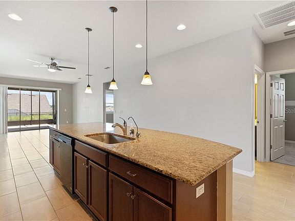 4th image of 470 Palencia Pl