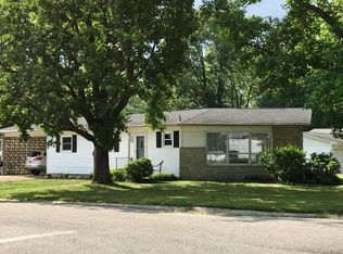 900 Roberta Dr, Murphysboro, IL 62966