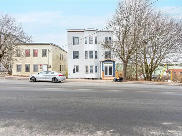 167 Adelaide St, Saint John, NB E2K 1W9