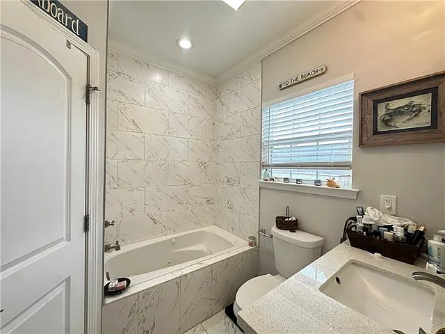 2615 Banks St — Photo 10