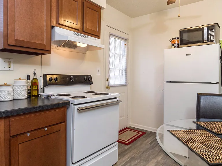 Hidden Creek Apartments | Dining Area