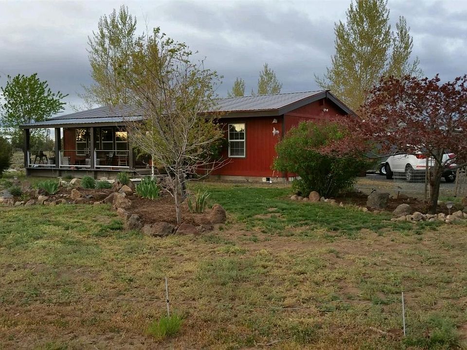 1st image of 4336 SE Umatilla Loop