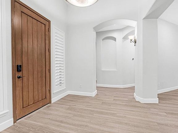 5th image of 15727 W SHERIDAN Street