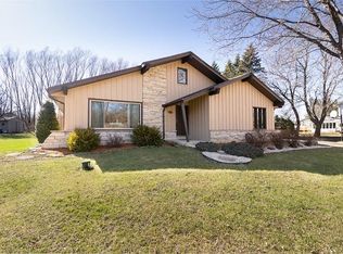 3563 Summer Dr, Cedarburg, WI 53012