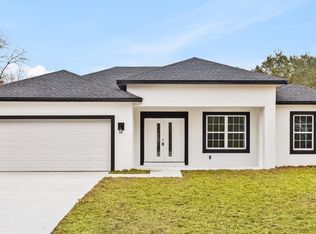 1215 W Hedgewood Ln, Citrus Springs, FL 34434