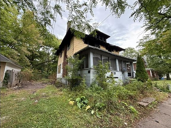 4th image of 915 Burt St