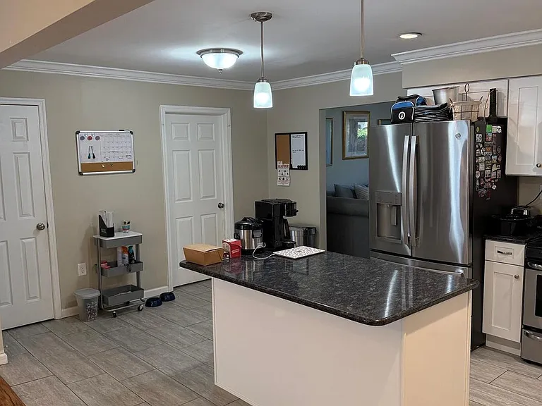 913 Hampton Way — Photo 7