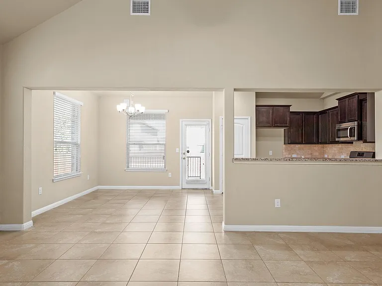 16440 Pienza Dr — Photo 10