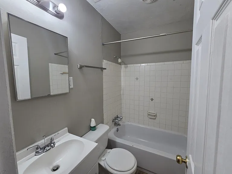 3021 Ashwood St — Photo 27