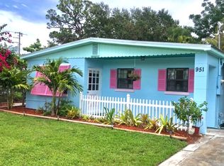 951 NE Rio Ave, Jensen Beach, FL 34957