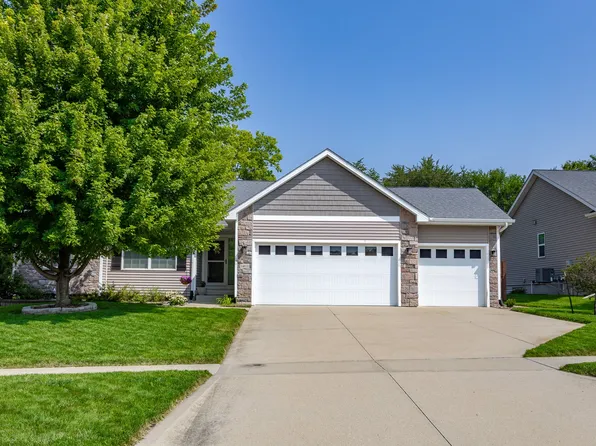 14611 Hickory Dr, Urbandale, IA 50323