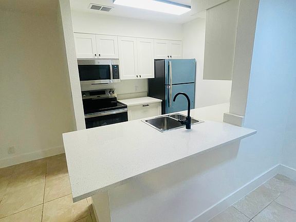 4th image of 2846 S University Dr APT 4103
