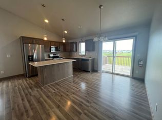 3112 38th Ave S, Moorhead, MN 56560