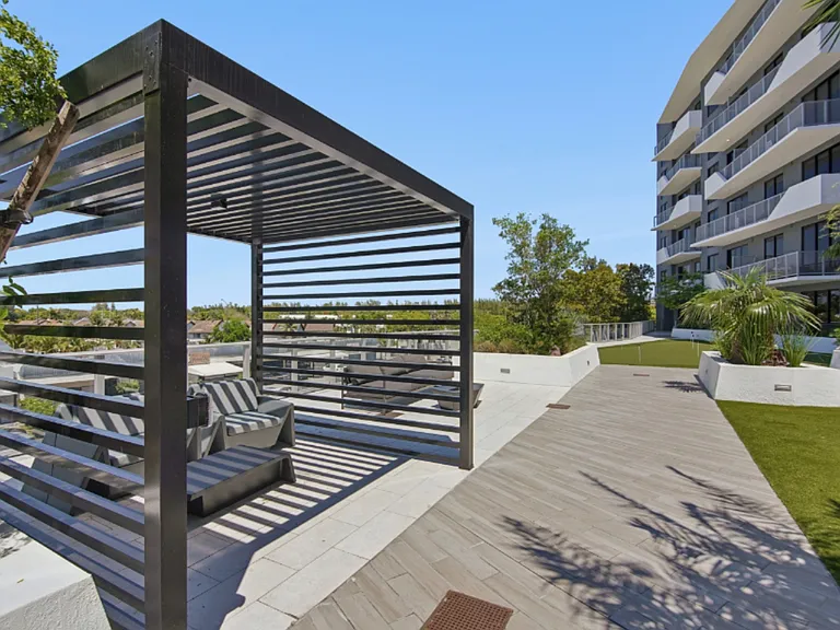 Aura North Miami Beach — Photo 35